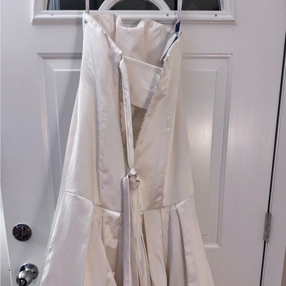 wedding dress with lace beaded train - Picture 6 of 11